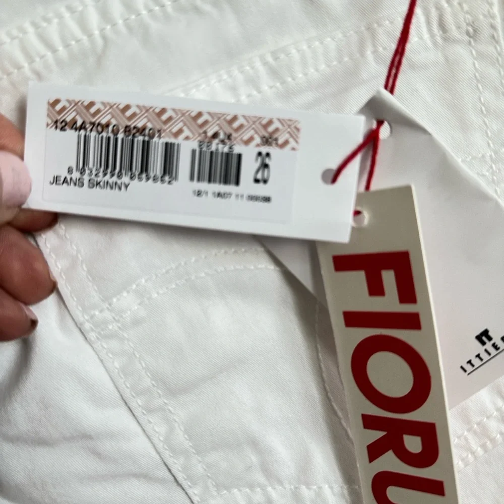 🆕 Fiorucci White Jeans SZ 27